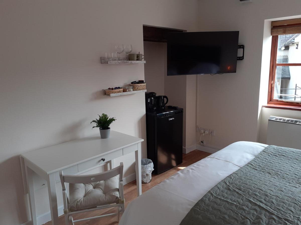 Отель The Ivy Barn Holbeton Экстерьер фото