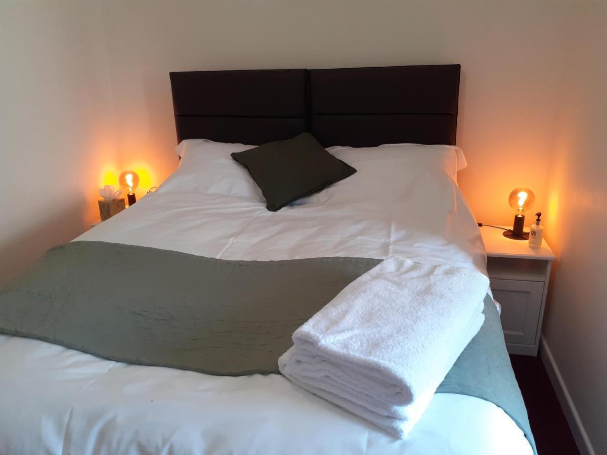 Отель The Ivy Barn Holbeton Экстерьер фото