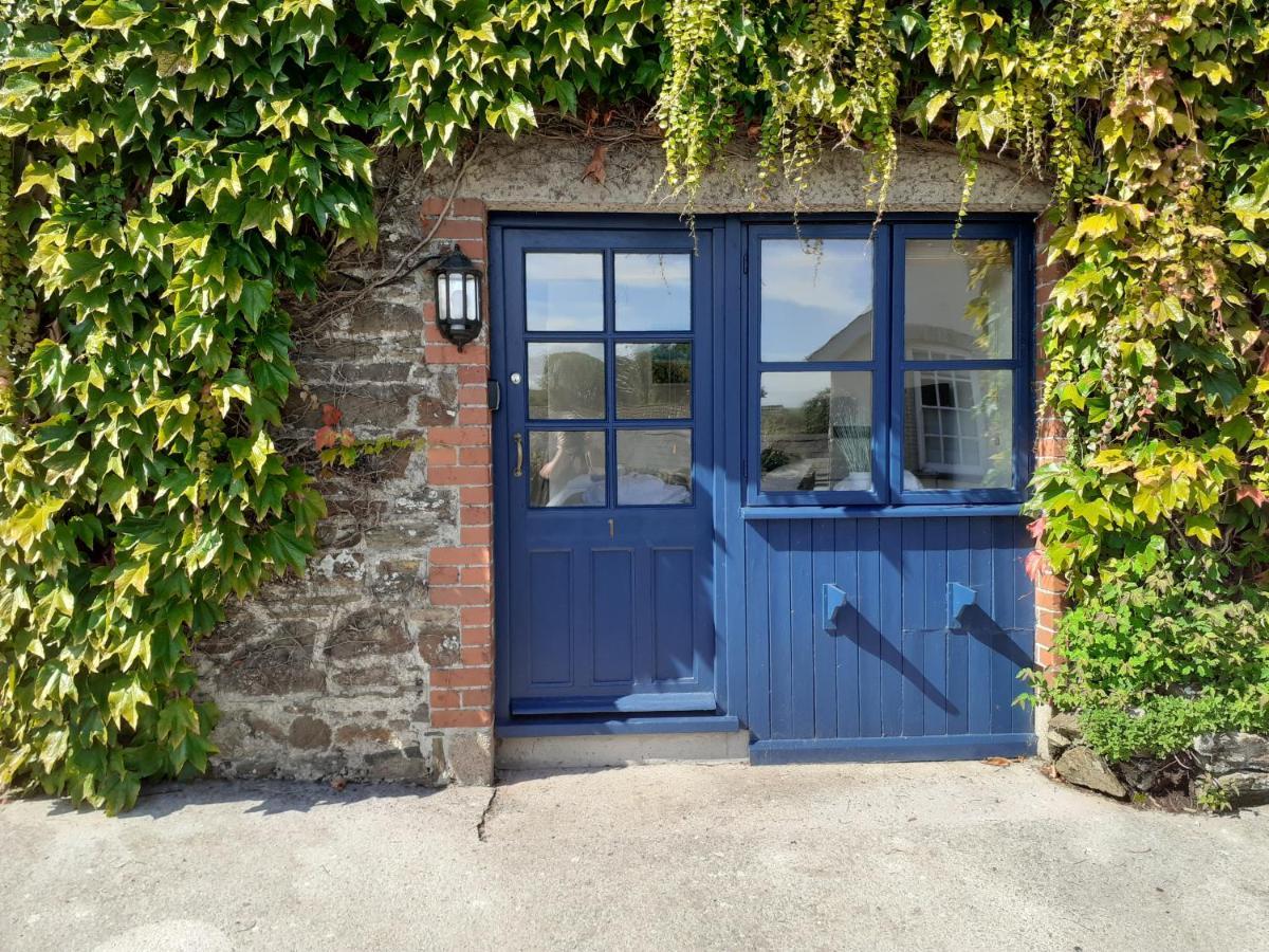 Отель The Ivy Barn Holbeton Экстерьер фото